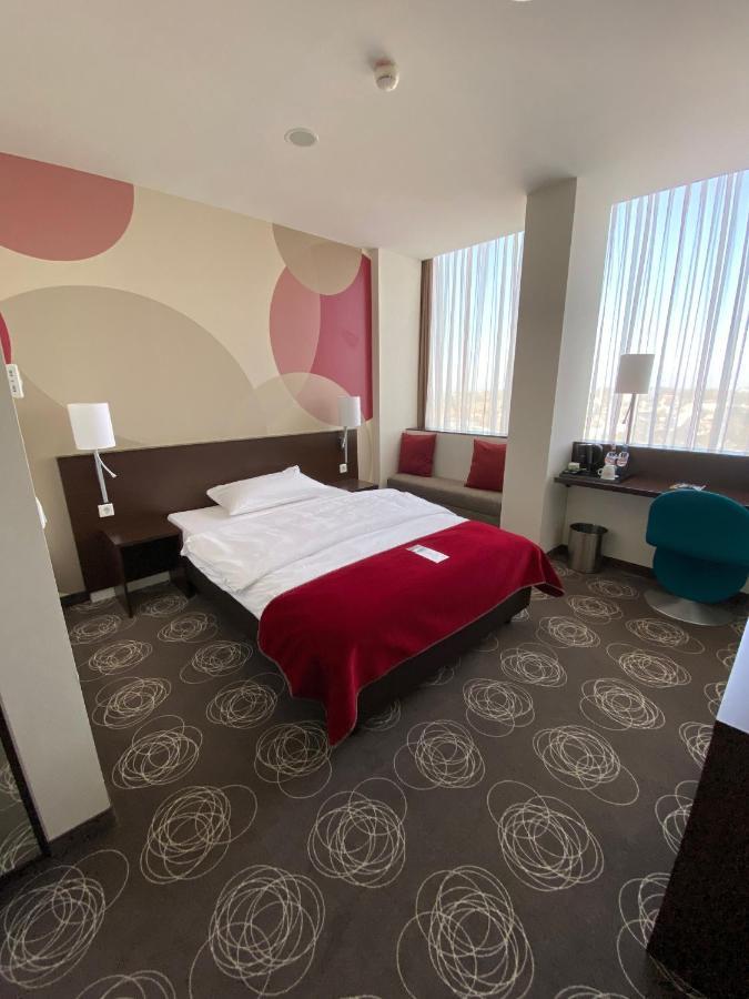 Webers - Das Hotel Im Ruhrturm Essen Eksteriør billede
