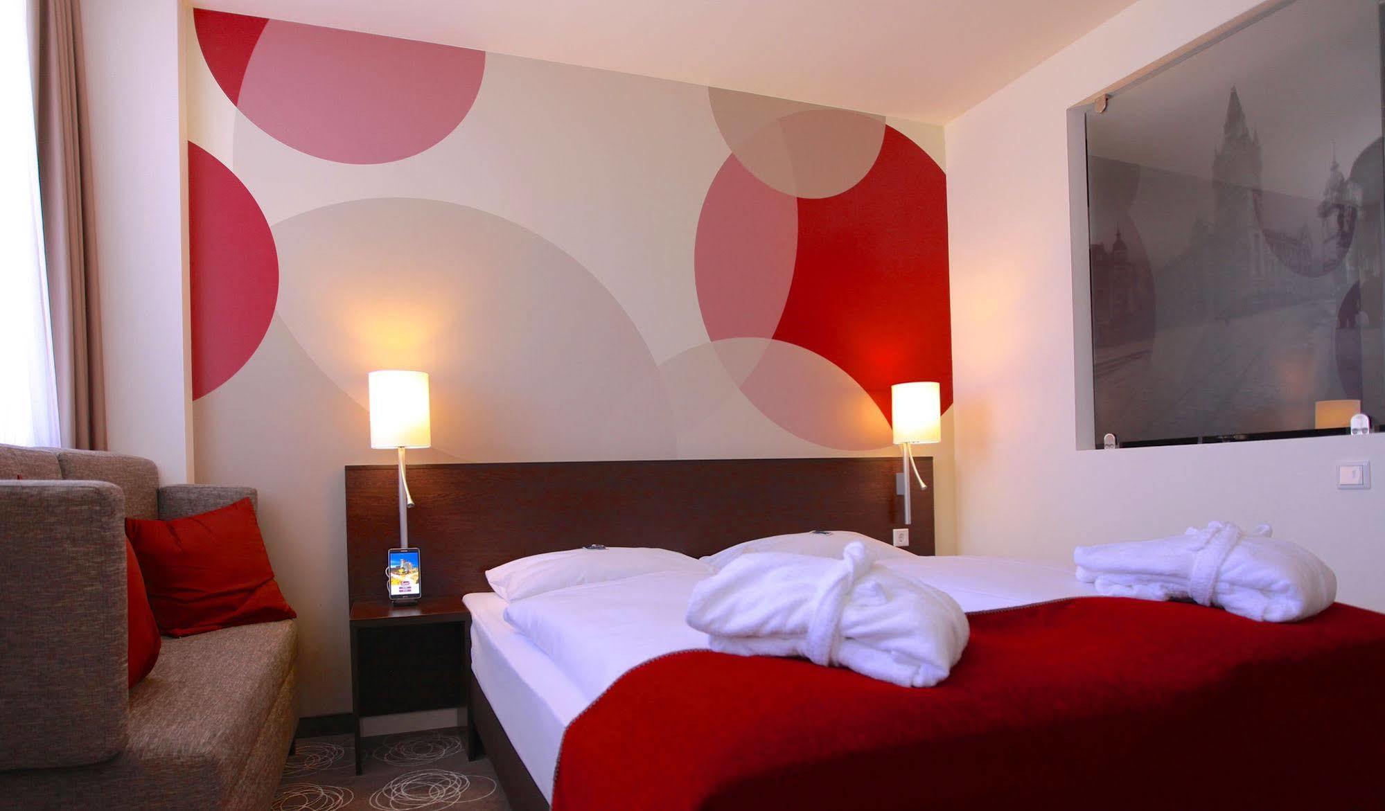Webers - Das Hotel Im Ruhrturm Essen Eksteriør billede