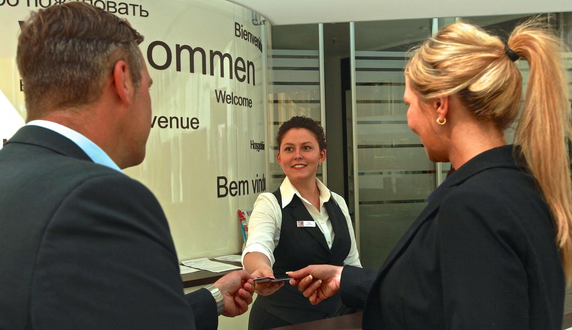 Webers - Das Hotel Im Ruhrturm Essen Eksteriør billede